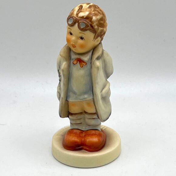 Hummel Doctor Figurine 127 4/0 Stamped Signed 3.25" - Picture 1 of 6